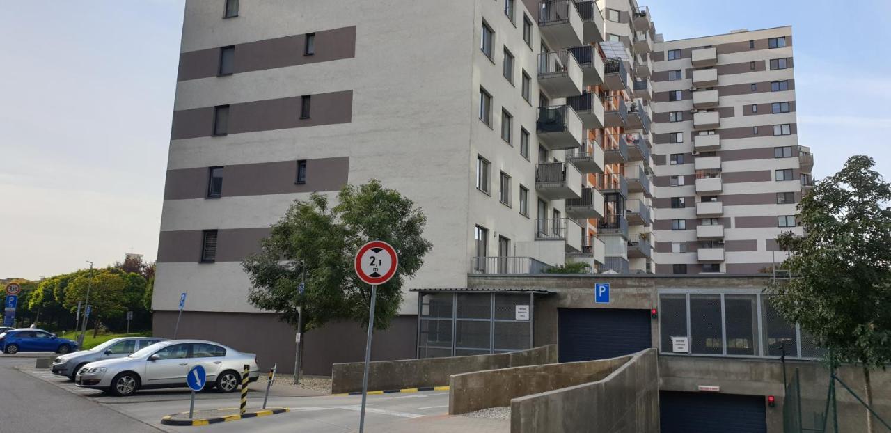 Apartman Bratislava City & Parking מראה חיצוני תמונה